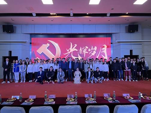 说明: C:\Users\Administrator\Desktop\222\8.演职人员与嘉宾合影.jpg